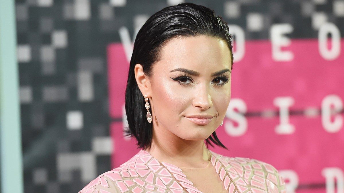 Lit 1 Place Et Demi Génial Demi Lovato Begins Aggressive Rehab after Overdose Hospitalization