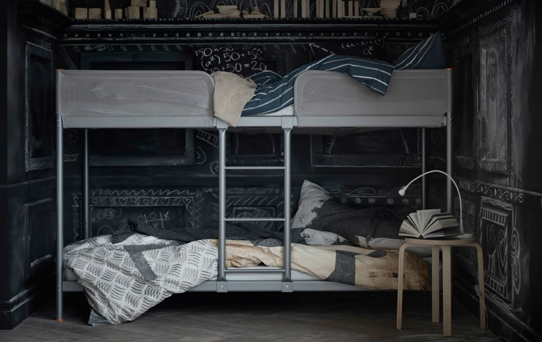 Parure De Lit Princesse Impressionnant A Grey Bunk Bed with the Ladder In the Middle that Makes It Easier